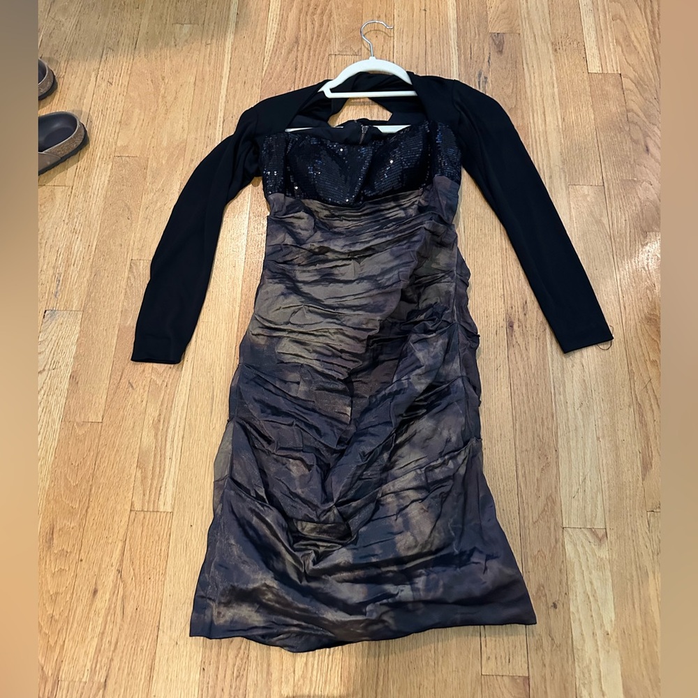 Nicole miller size 6 dress with sequin bodice and metallic shimmer